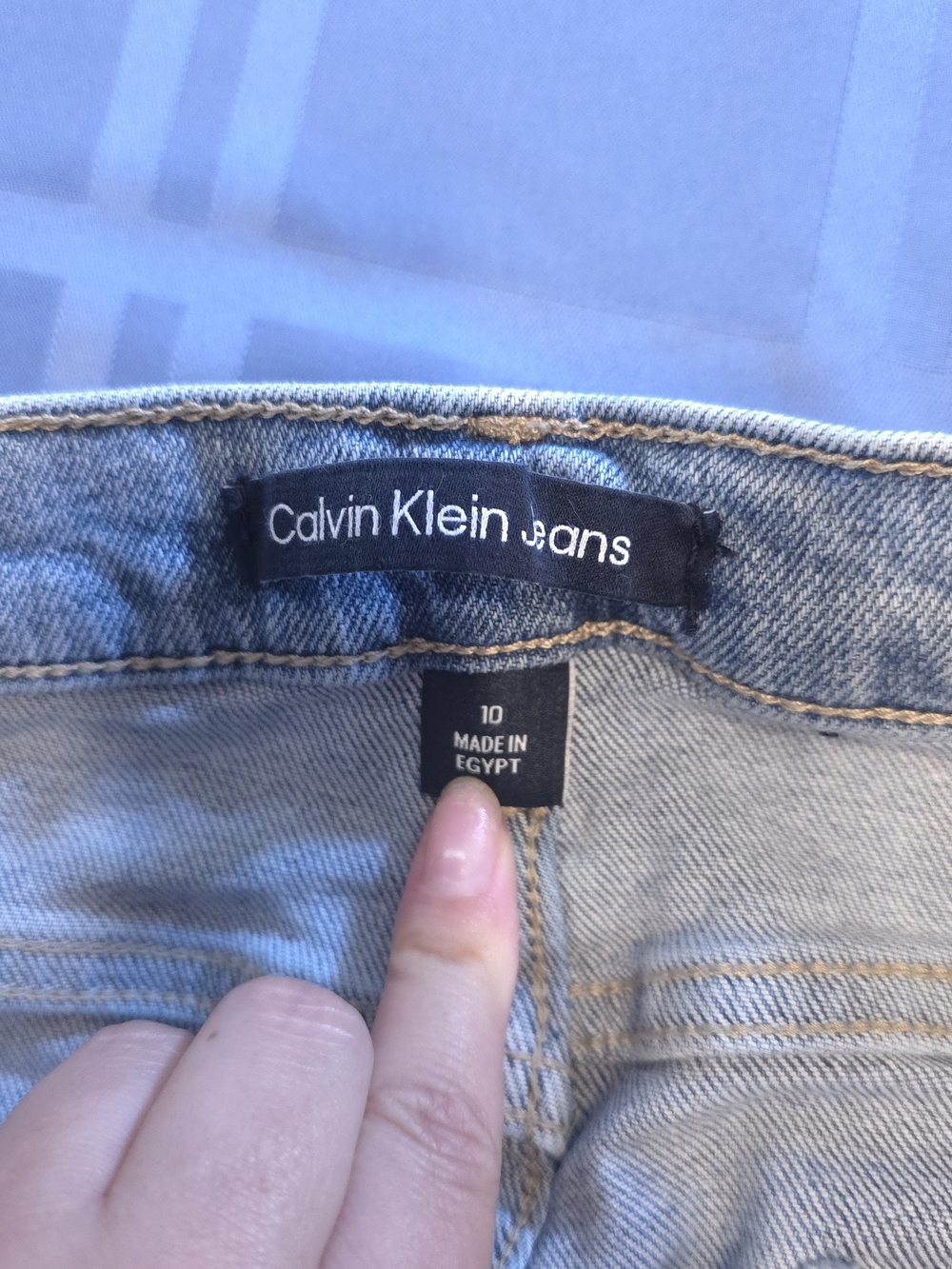 Calvin Klein Jeans Women’s Size 10 Light Wash High Rise Straight Mom Jeans Y2K - Picture 7 of 8